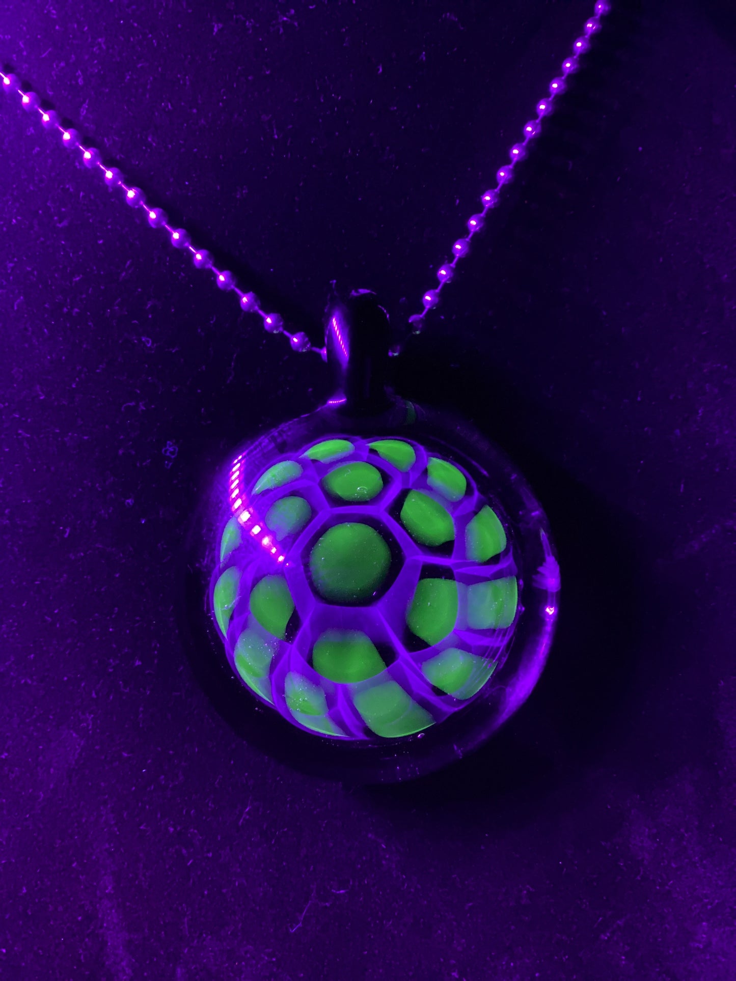 UV Honey comb pendant