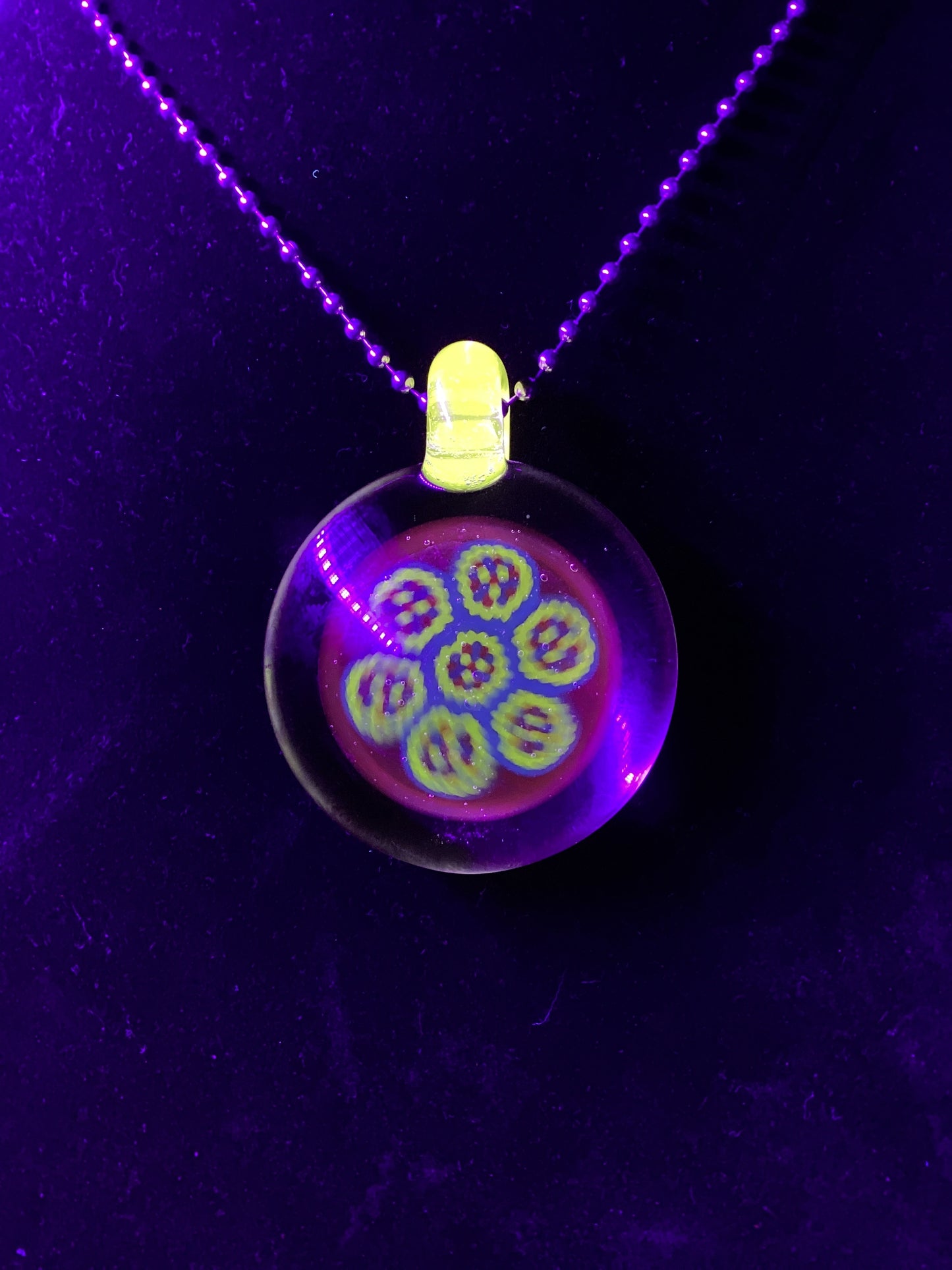 UV Honey comb pendant